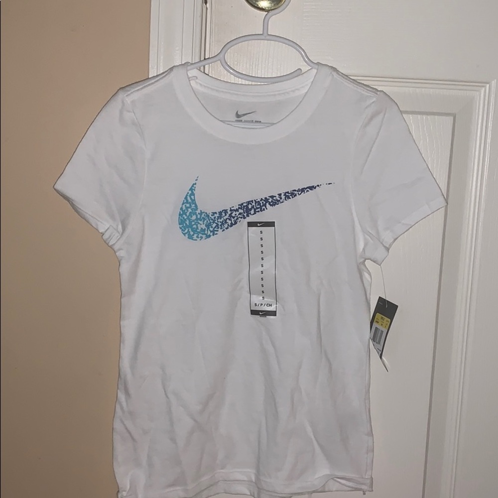 NWT!! Athletic Nike T-shirt